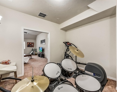 13918 Majestic Spring Lane - Photo Thumbnail 27