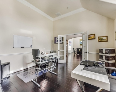 13918 Majestic Spring Lane - Photo Thumbnail 15