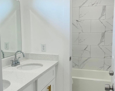 8414 Sandra St - Photo Thumbnail 8