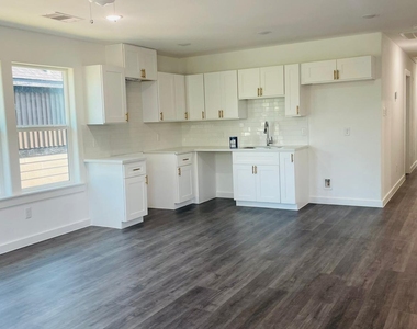 8414 Sandra St - Photo Thumbnail 1