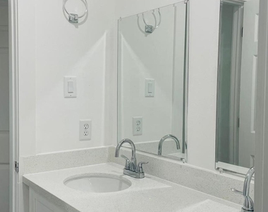 8414 Sandra St - Photo Thumbnail 7
