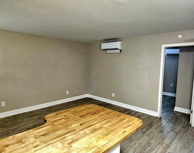 1516 Roger Drive - Photo Thumbnail 3
