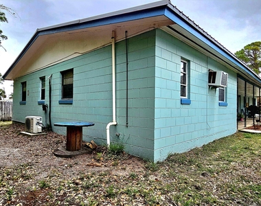 1516 Roger Drive - Photo Thumbnail 2