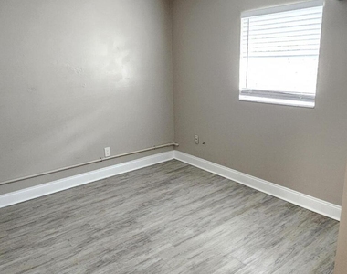 1516 Roger Drive - Photo Thumbnail 9