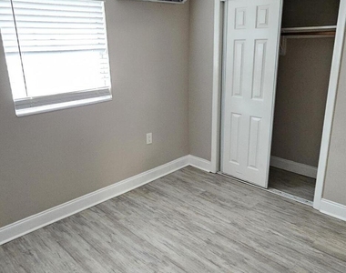 1516 Roger Drive - Photo Thumbnail 10