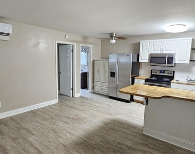 1516 Roger Drive - Photo Thumbnail 8