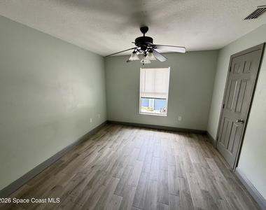 915 Twisting Branch Court - Photo Thumbnail 21