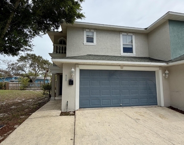 915 Twisting Branch Court - Photo Thumbnail 1