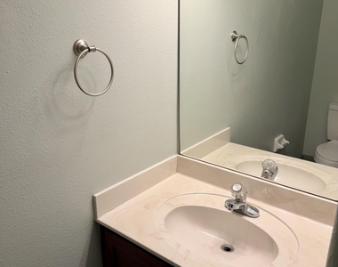 915 Twisting Branch Court - Photo Thumbnail 15