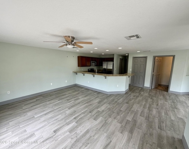 915 Twisting Branch Court - Photo Thumbnail 8