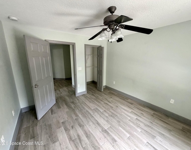 915 Twisting Branch Court - Photo Thumbnail 23