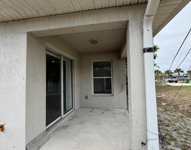 915 Twisting Branch Court - Photo Thumbnail 4