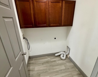 915 Twisting Branch Court - Photo Thumbnail 14