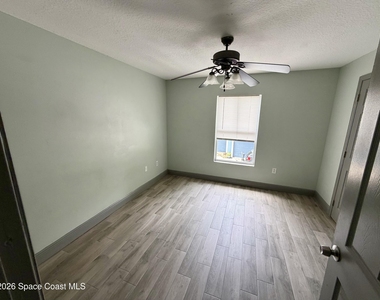 915 Twisting Branch Court - Photo Thumbnail 20