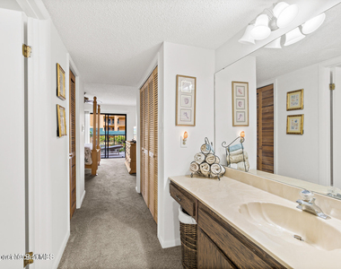 8494 Ridgewood Avenue - Photo Thumbnail 13