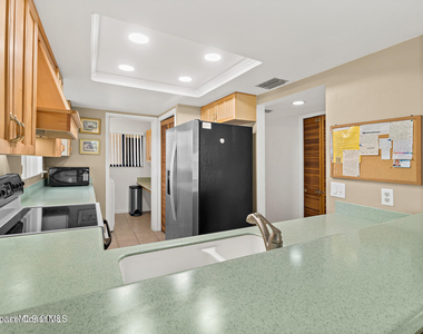 8494 Ridgewood Avenue - Photo Thumbnail 6