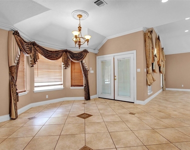 11207 Indian Trails Drive - Photo Thumbnail 7
