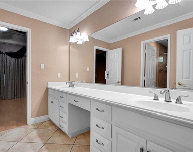11207 Indian Trails Drive - Photo Thumbnail 15