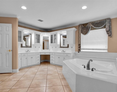 11207 Indian Trails Drive - Photo Thumbnail 18