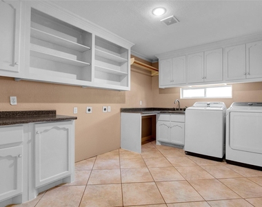 11207 Indian Trails Drive - Photo Thumbnail 12