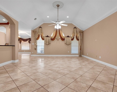 11207 Indian Trails Drive - Photo Thumbnail 3