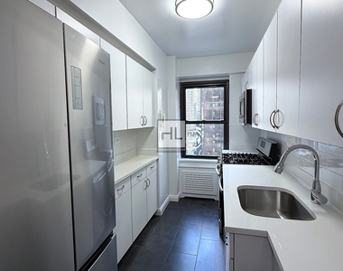 East 57th Street - Photo Thumbnail 1