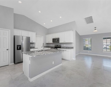 25583 Deep Creek Blvd - Photo Thumbnail 12