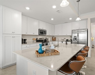 17520 Gawthrop Drive - Photo Thumbnail 7