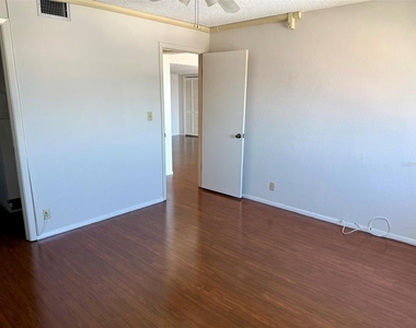 255 Dolphin Point - Photo Thumbnail 15