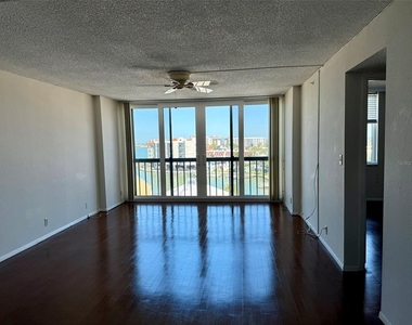 255 Dolphin Point - Photo Thumbnail 3