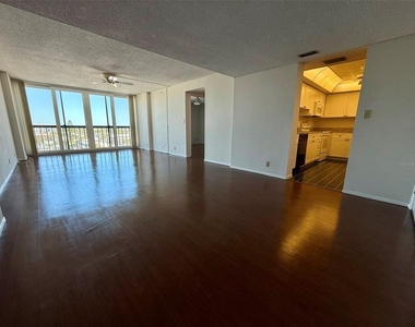 255 Dolphin Point - Photo Thumbnail 17