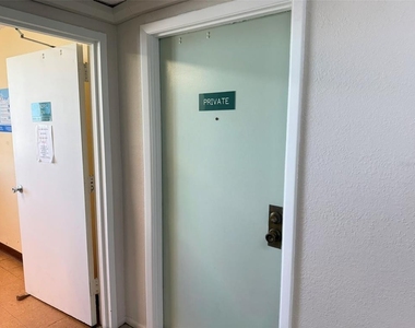 255 Dolphin Point - Photo Thumbnail 18