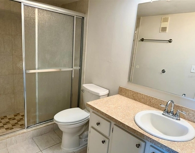 255 Dolphin Point - Photo Thumbnail 13