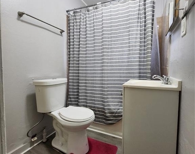 302 E 121st Avenue - Photo Thumbnail 4