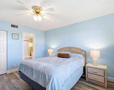 801 83rd Avenue N - Photo Thumbnail 13