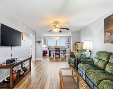 801 83rd Avenue N - Photo Thumbnail 8