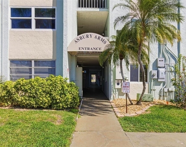 801 83rd Avenue N - Photo Thumbnail 2