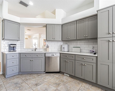 15735 Cedar Elm Terrace - Photo Thumbnail 5