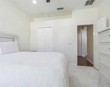 15735 Cedar Elm Terrace - Photo Thumbnail 10