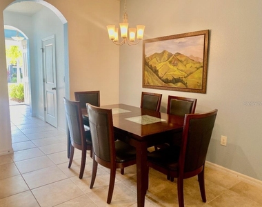 8618 Palmer Park Circle - Photo Thumbnail 9