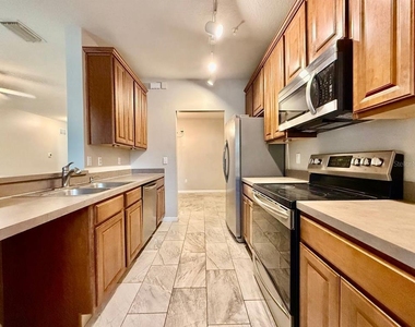 10222 River Palencia Court - Photo Thumbnail 13