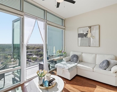 101 S Eola Drive - Photo Thumbnail 16