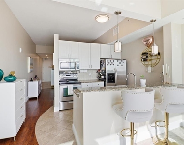 101 S Eola Drive - Photo Thumbnail 10