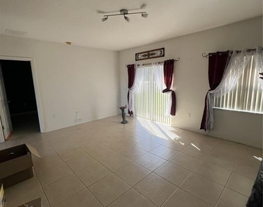 735 Colville Place - Photo Thumbnail 4
