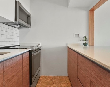 4837 Isla Verde Ave - Photo Thumbnail 8