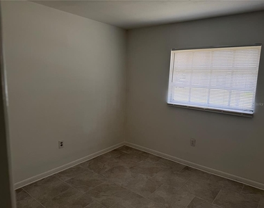2105 Sw 38th Court - Photo Thumbnail 6