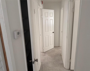 2105 Sw 38th Court - Photo Thumbnail 9