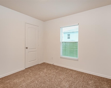 2006 Maple Lane - Photo Thumbnail 12
