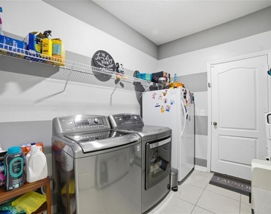1461 Clear Brook Place - Photo Thumbnail 21