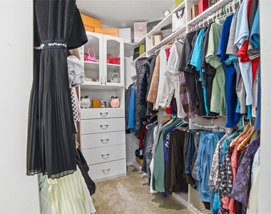 1461 Clear Brook Place - Photo Thumbnail 7